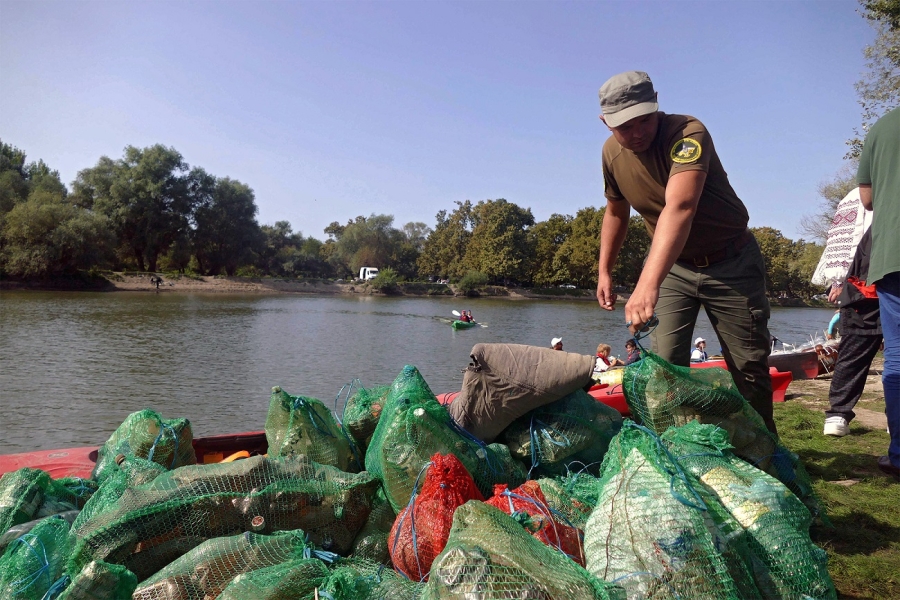 Вода в Україні – які регіони забруднені, що не так з державним регулюванням і що пити щодня 4