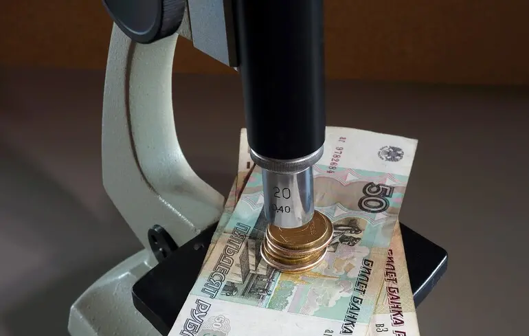 Центробанк Росії несподівано знизив ставку до 20% 1