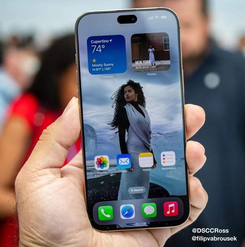 iPhone 18 Pro може отримати перероблений дисплей - фото 3