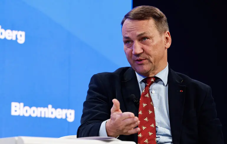 Конфлікт Трампа та Маска прокоментував Радослав Сікорський – новини Україна 1