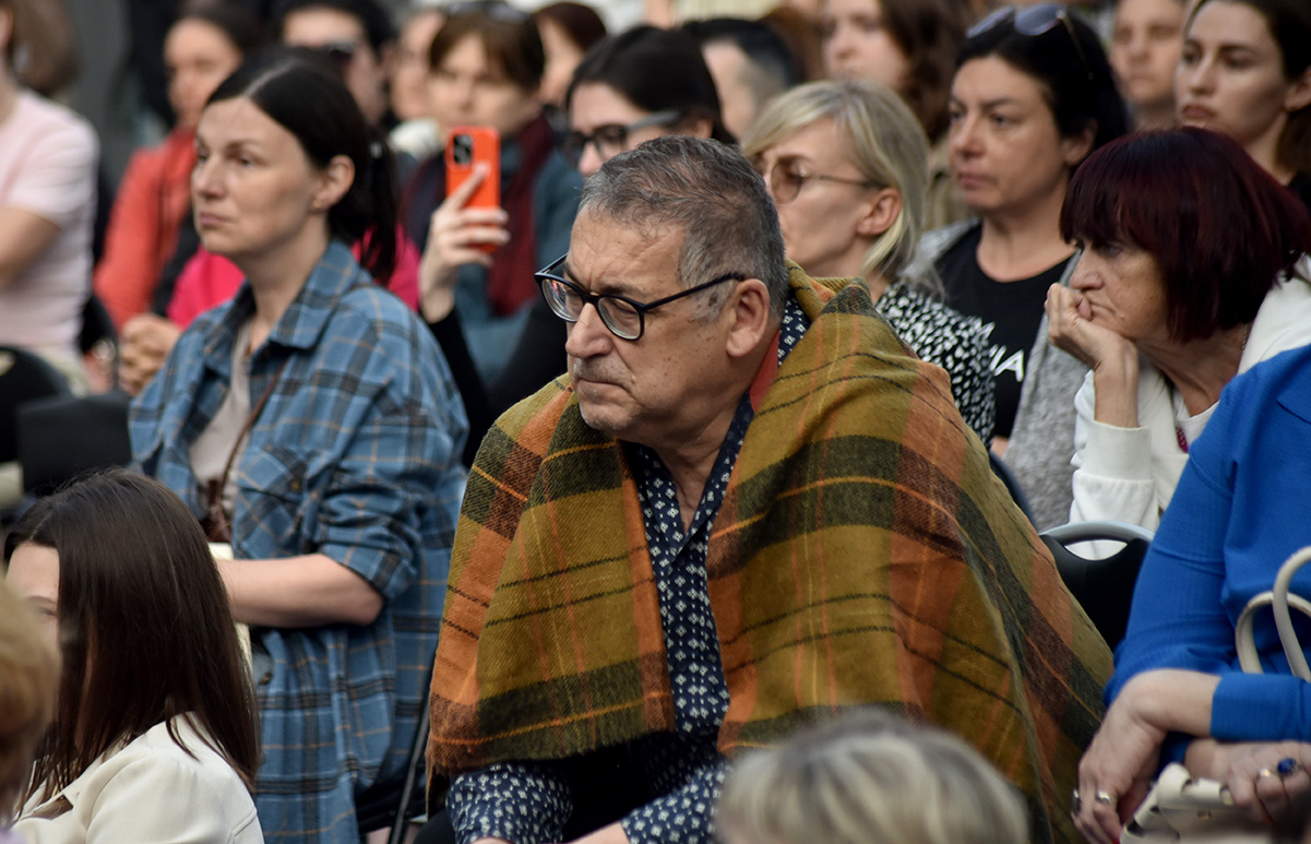 «Мак і пам’ять»: у Бабиному Яру провели поетичний вечір Сергія Жадана 28