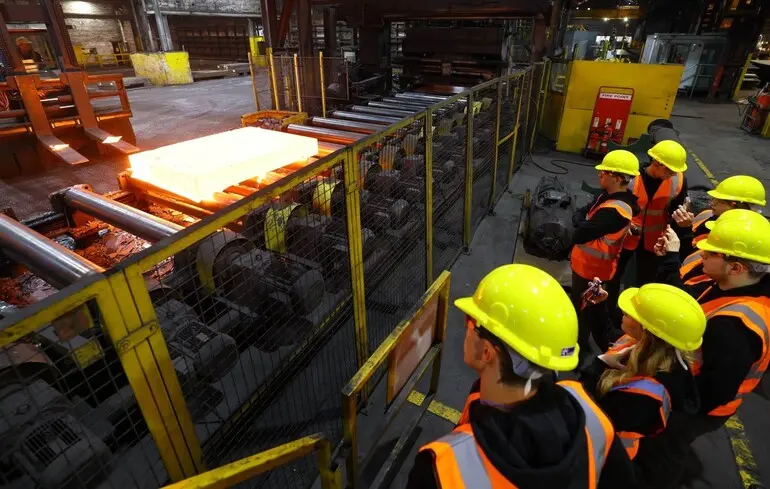 Метінвест створила програму Steel Force для стажування українських студентів у Британії 1