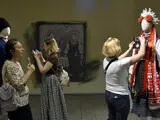 Народне вбрання з окупованих регіонів показали у Музеї Гончара - фото Народне вбрання з окупованих регіонів показали у Музеї Гончара - фото 18