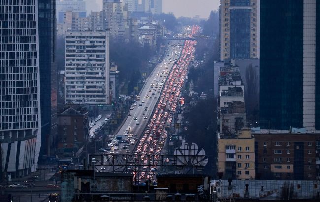 Обмежили рух на вулиці Чикаленка та Хмельницього у Києві 14 червня 1