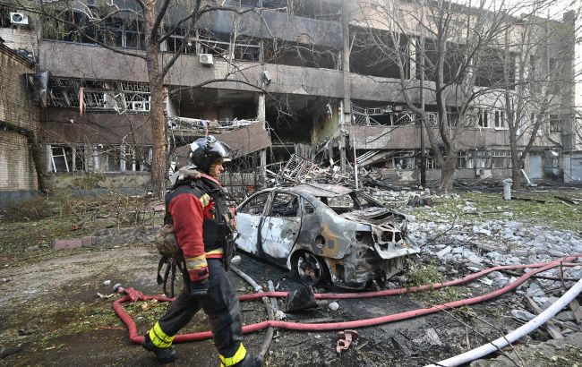 Обстріл Харкова сьогодні вночі зруйнував житлові квартали - українці під завалами співали гімн, відео 1