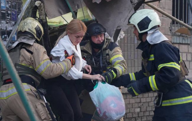 Обстріл Києва 23 червня - пожежі, пошкодження та постраждалі 1
