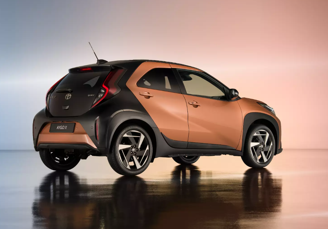 Toyota оновила свій найменший кросовер в Європі 4
