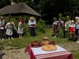 Трійця 2025 - у Пирогові свято відзначили обрядами і піснями - фото Трійця 2025 - у Пирогові свято відзначили обрядами і піснями - фото 43
