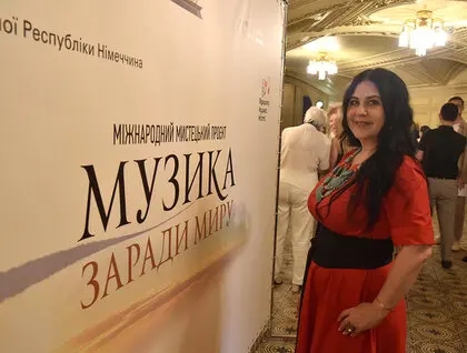 У Києві вшанували жертв війни концертом Музика заради миру — новини Києва - фоторепортаж У Києві вшанували жертв війни концертом Музика заради миру — новини Києва - фоторепортаж 2