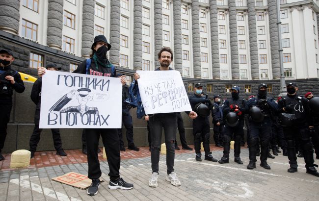 Україна прямує до демократії чи авторитаризму - що думають українців 1