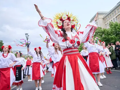 Український колектив виступив на Карнавалі культур у Берліні - фото Український колектив виступив на Карнавалі культур у Берліні - фото 22