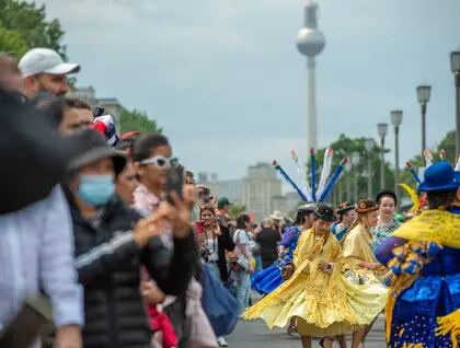 Український колектив виступив на Карнавалі культур у Берліні - фото Український колектив виступив на Карнавалі культур у Берліні - фото 23