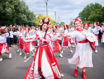 Український колектив виступив на Карнавалі культур у Берліні - фото Український колектив виступив на Карнавалі культур у Берліні - фото 19