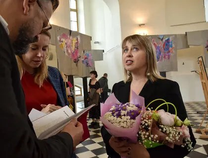 Виставка Corpori Propior стартувала в Лаврі - артінтерпретації тунік і хоругов - фото Виставка Corpori Propior стартувала в Лаврі - артінтерпретації тунік і хоругов - фото 11