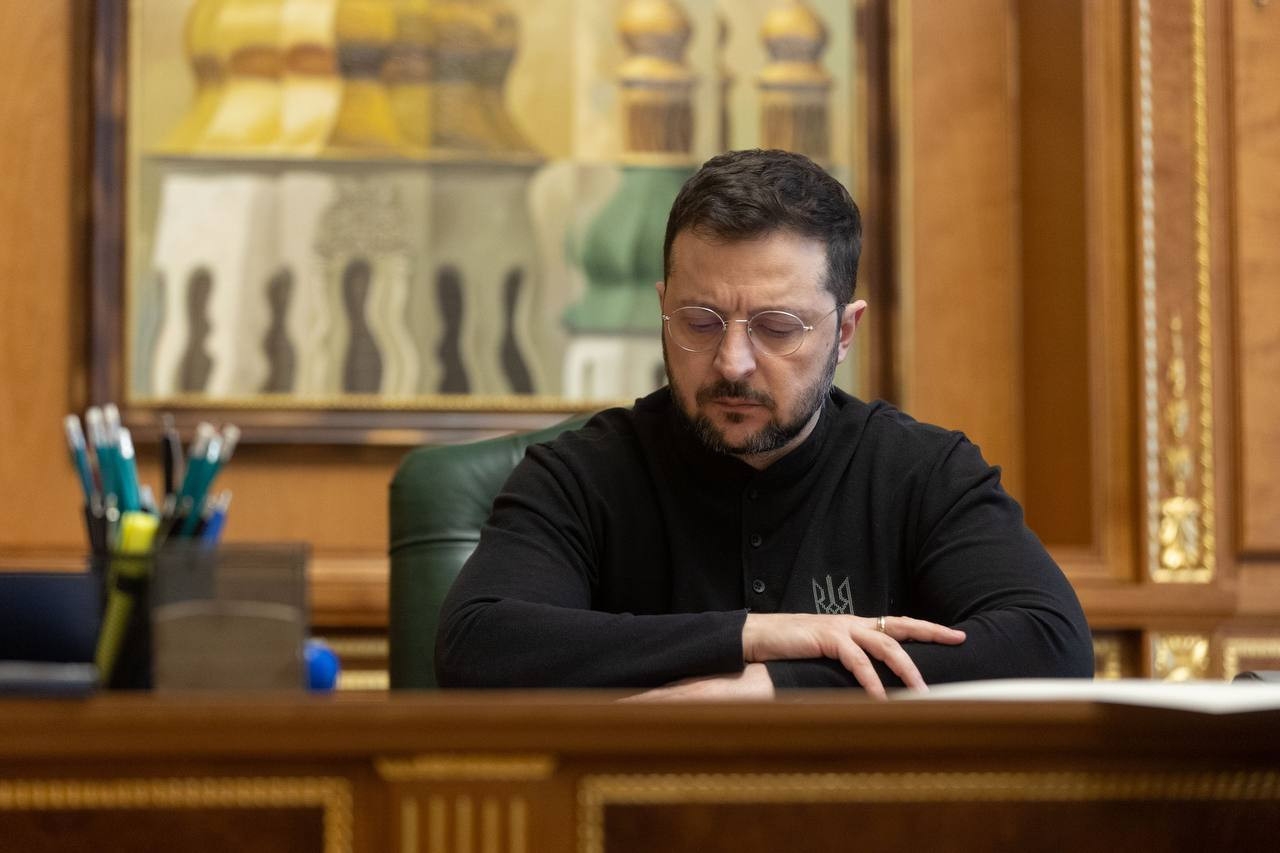 Зеленський підписав нові санкції: хто і чому потрапив у списки 1