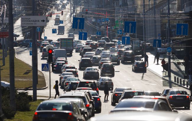 Зеленський підписав закон про зниження на 50% вартості автоцивілки для ветеранів 1