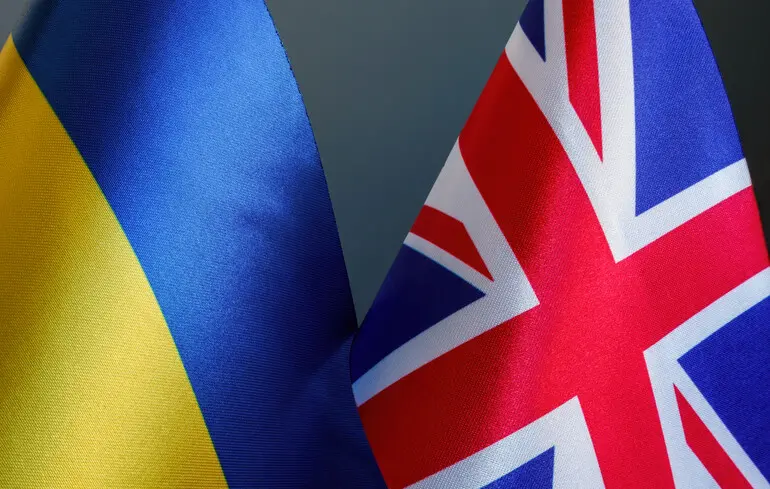 Зеленський у Лондоні - президент України зустрівся з британським королем 1