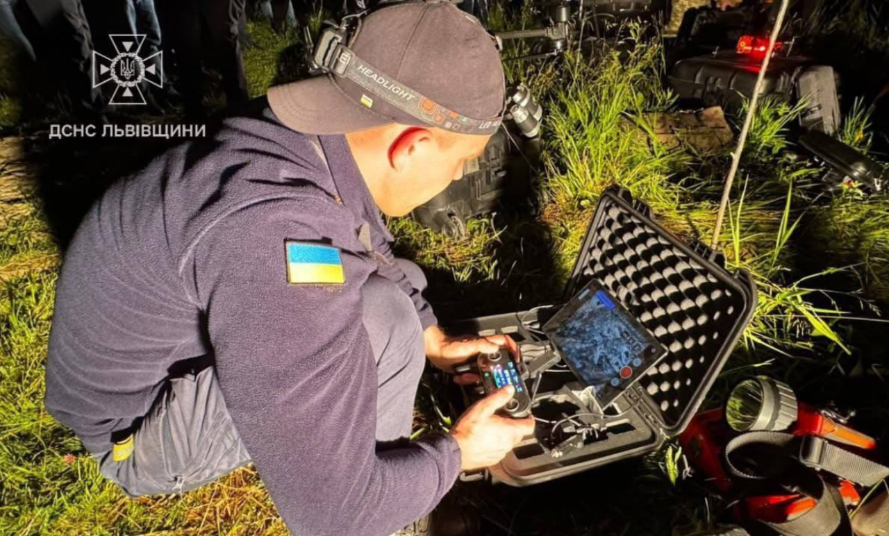 Зникла дитина у Львівській області врятована - як шукали 2,5-річну Яну з собаками і дронами, фото 9