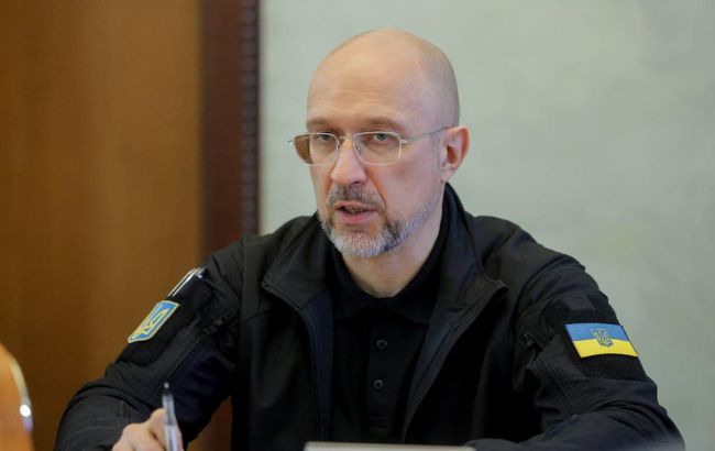 Денис Шмигаль зустрівся з головкомом ЗСУ Сирським та керівником Генштабу Гнатовим 1