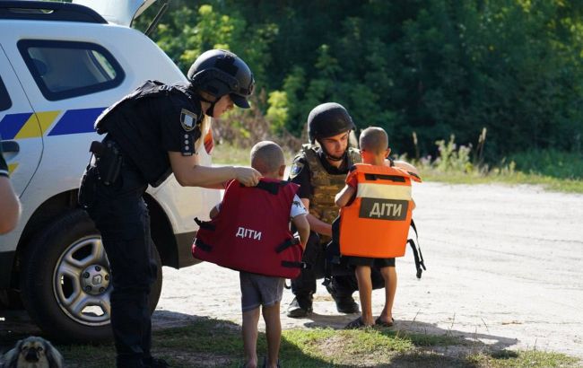 Дітей повернули з окупації в Україну - деталі від Єрмака 1