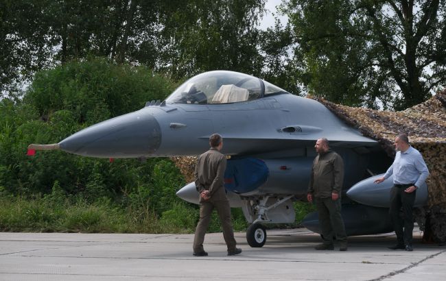 F-16 винищувач - в Міноборони показали мобільні комплекси обслуговування літаків, фото 1