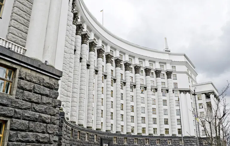 Кабмін пропонує відмовитися від кількох десятків дозволів та ліцензій 1