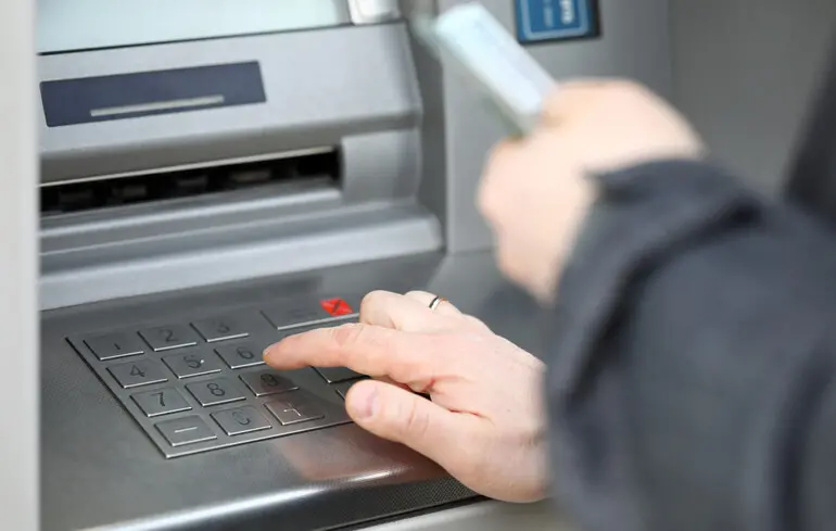 Кабмін ввів Дія Картку в Україні – для чого вона потрібна – новини України 1