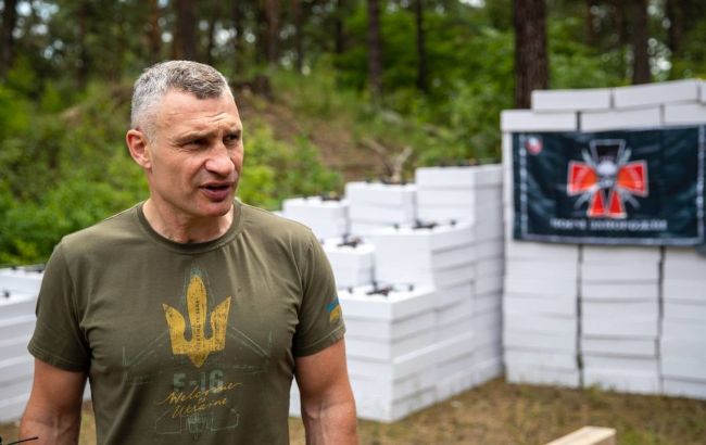 Кличко передав двом підрозділам чергову партію допомоги від Києва 1