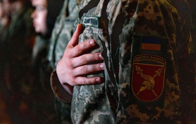 Контрактна служба в ЗСУ під час війни 2025 - види контрактів і строки, пояснення ТЦК 1