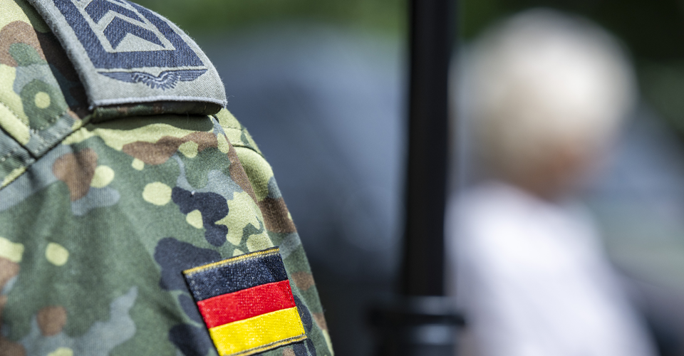 Німеччина готує велике замовлення на літаки та бронетехніку 1