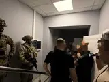 Обшуки в детективів НАБУ – СБУ заявило про роботу детективів на Росію Обшуки в детективів НАБУ – СБУ заявило про роботу детективів на Росію 5
