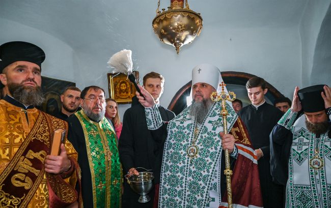 ПЦУ вперше провела богослужіння у Дальніх печерах Києво-Печерської лаври - фото 1