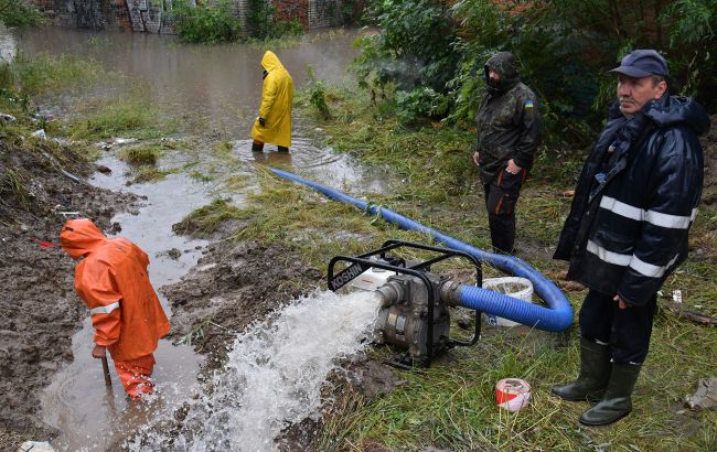 Рівень води в річках може піднятись через погоду і сильний дощ - де може затопити, прогноз 6