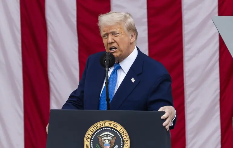 Трамп запитав Зеленського чи може він вдарити по Москві - в Bloomberg прокоментували це 1