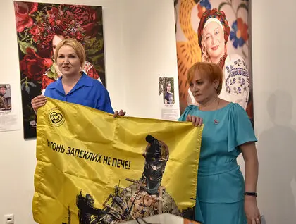 У Києві відкрили проєкт Серце нАЗОВні - виставка про матерів загиблих воїнів - фото У Києві відкрили проєкт Серце нАЗОВні - виставка про матерів загиблих воїнів - фото 6