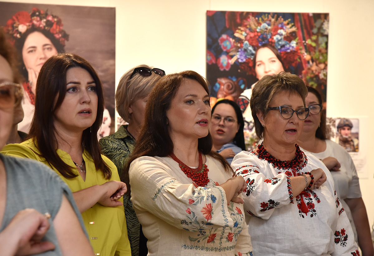 У Києві відкрили проєкт Серце нАЗОВні - виставка про матерів загиблих воїнів - фото 31