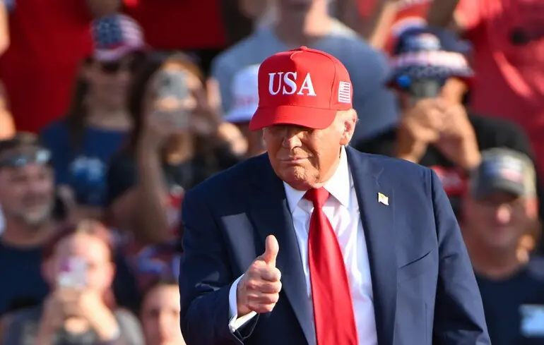 У Німеччині хочуть покарати коміка за дописи проти Трампа 1