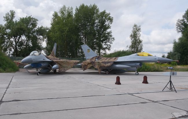 Винищувачі F-16 - Повітряні сили отримали унікальні мобільні комплекси для обслуговування 1