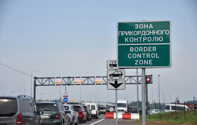 За листами Мінкульту з України не повернулося 3000 чоловіків - новини України 1