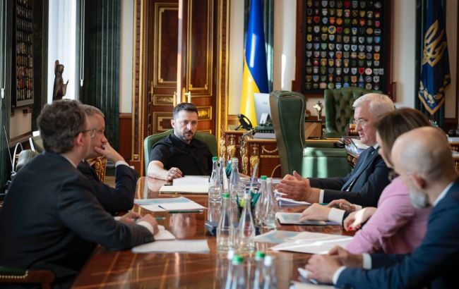 Зеленський провів нараду з командами МЗС та Офісу президента 15 липня 1