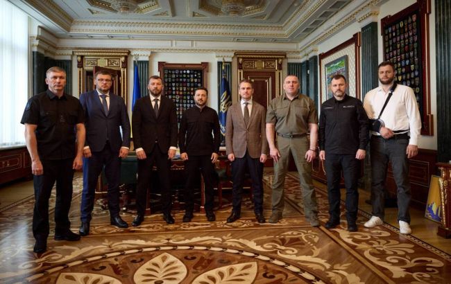 Зеленський провів нараду з НАБУ, САП, СБУ МВС, ДБР й НАЗК після протестів через закон 12414 1