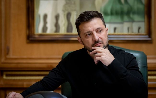 Зеленський заявив, що Байден не закінчив війну в Україні, а Трамп може 1