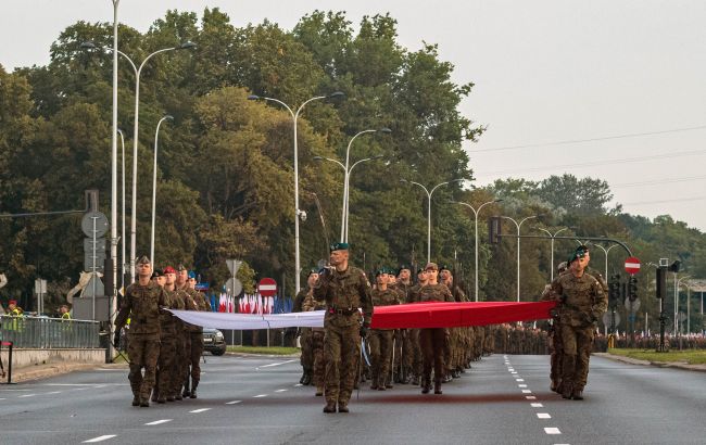 15 серпня свято в Польщі це День польської армії і Успіння Діви Марії - історія, військовий парад 1