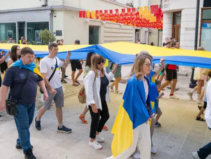 День Незалежності України - у Цетіньє пройшла хода з 34-метровим прапором - фото День Незалежності України - у Цетіньє пройшла хода з 34-метровим прапором - фото 18