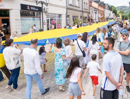 День Незалежності України - у Цетіньє пройшла хода з 34-метровим прапором - фото День Незалежності України - у Цетіньє пройшла хода з 34-метровим прапором - фото 20