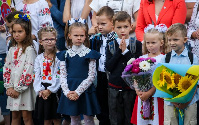 Хвилина мовчання о 9:00 у закладах освіти - у МОН розповіли, як має проходити 1