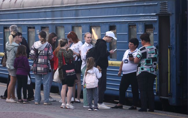 Квитки УЗ на деякі потяги пасажири можуть купити онлайн з верифікацією Дія.Підпис - що змінилось 1