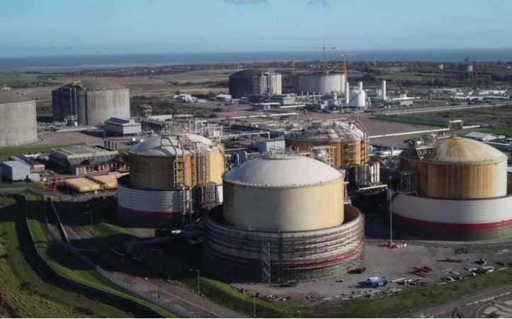 Найбільший LNG-термінал Європи продали за $2 мільярда 1