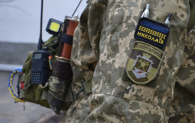 Напад на ТЦК у Бузькому - військовий відстрілювався від натовпу з битами 1