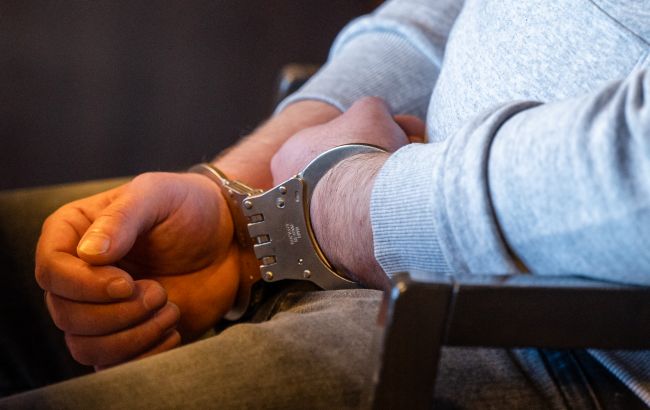 Напад на ТЦК у Харкові - чоловік ножем травмував поліцейського і військових 1
